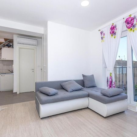 Gorgeous Apartment In Omis With Kitchen Экстерьер фото